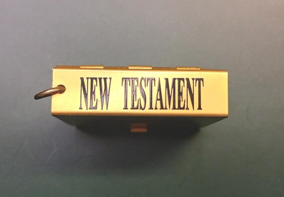 Miniature Holy Bible Keychain Charm: Gold Tone TB… - image 5