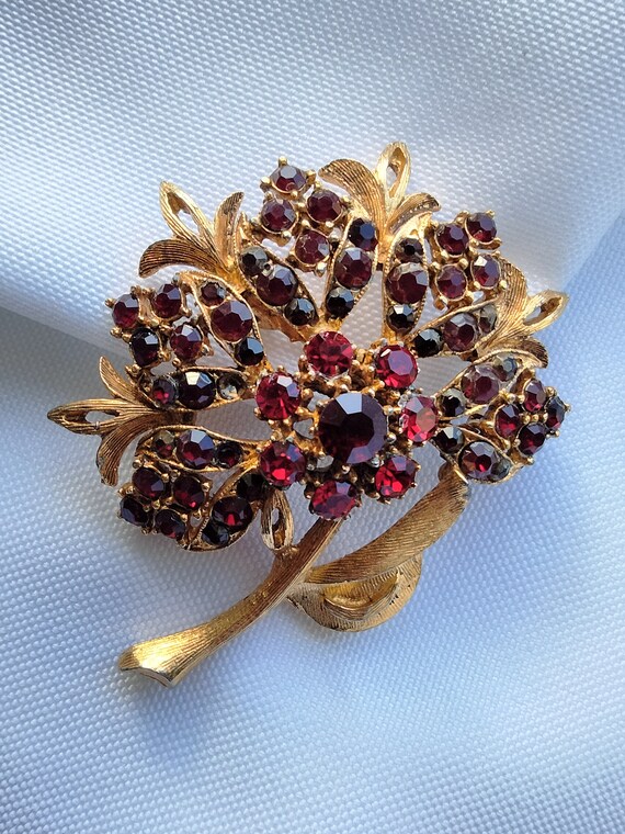 STUNNING FLORENZA BROOCH Garnets and Red Rhinestones on Gold Plate and in Excellent Condition Beautiful Vintage Brooch Signed Jewelry Etsy