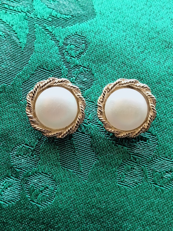Beautiful Coro Pearl Earrings