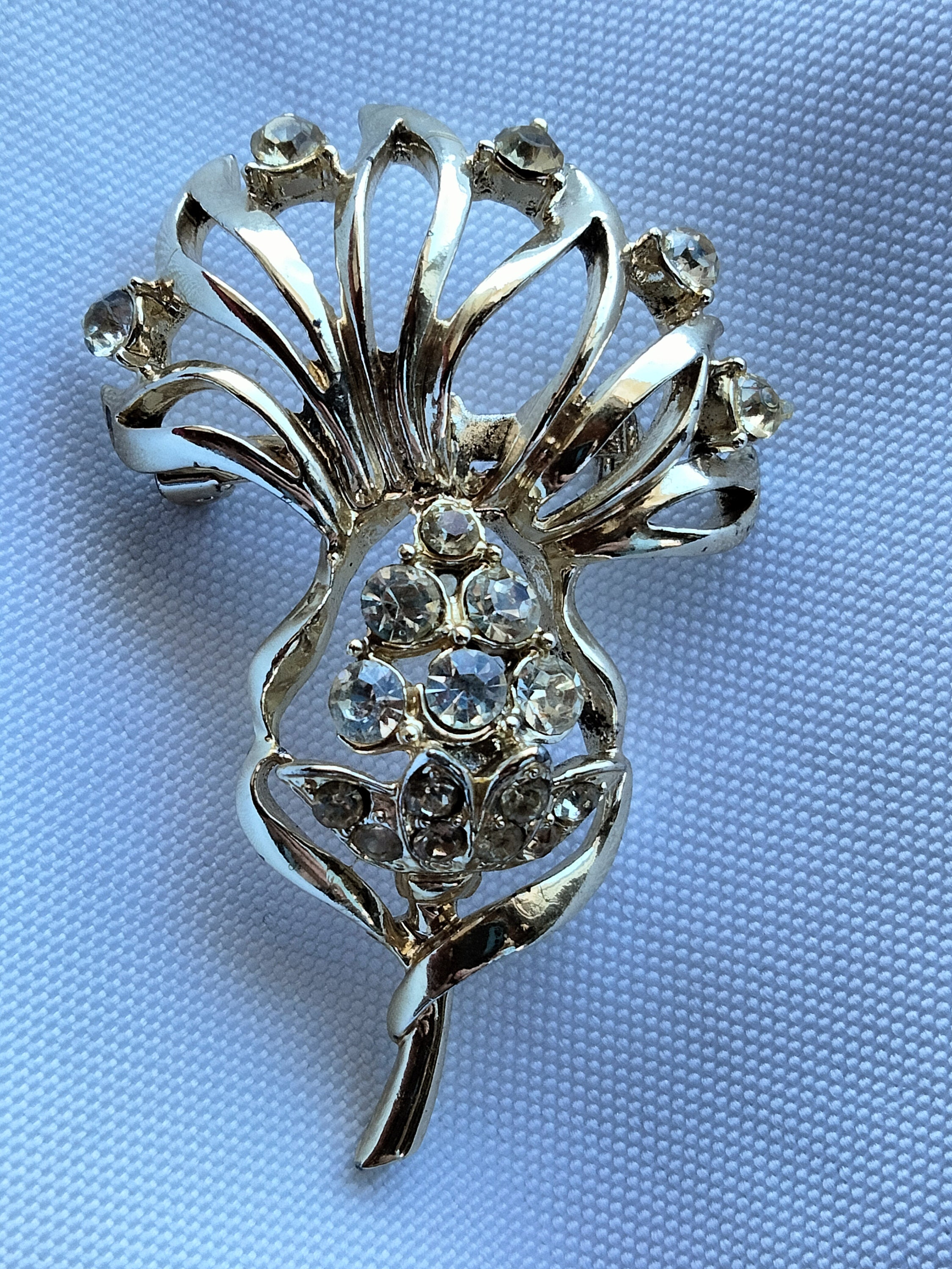 Jolie Broche Ancienne Métal Doré - Décor De Chardons - Style Art Nouveau - Occasion