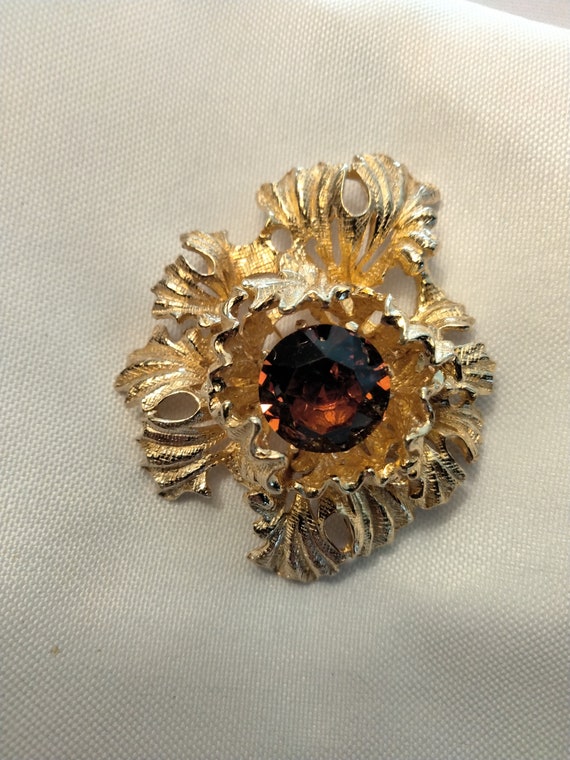 Broche Vintage Castlecliff En Strass Ton Or – Pièce Rare Et élégante