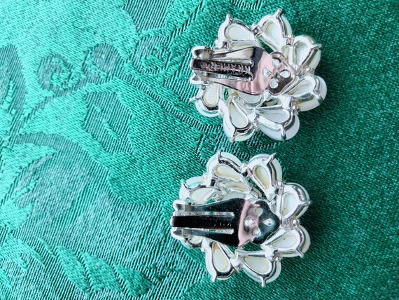 Beautiful Kramer Faux Mother of Pearl Earrings, E… - image 3