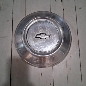 Genuine OEM 1986 - 1990 Chevy Caprice Impala Chevrolet Police Dog Dish Hubcap, Decor