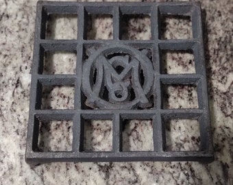 Childs Square OBER Trivet OMCo, Cast Iron, Iron Standing