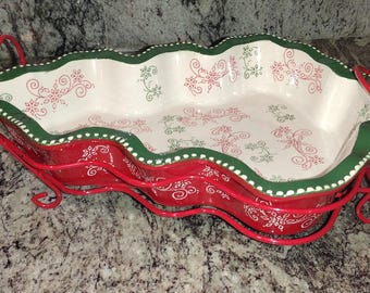 Vintage Temptations by Tara Christmas Tree 1.75 QT Casserole Baking Dish With Stand