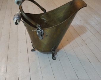 Antique coal scuttle, coal kettle copper bucket, planter, fire place, cabin decor