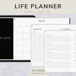 Könnte beinhalten: Ein schwarz-weißer digitaler Planer mit dem Text "PLANNER 2023" auf dem Cover. Der Planer enthält einen Monatskalender, Tagesseiten und einen Habit Tracker. Der Text "LIFE PLANNER Print or Digital Use" befindet sich oben im Bild. Der Text "MAY" befindet sich oben auf der Seite des Monatskalenders. Der Text "MONDAY" befindet sich oben auf der Tagesseite. Der Text "TUESDAY" befindet sich oben auf der anderen Tagesseite. Der Text "50+ PAGES LETTER, A4, A6" befindet sich unten im Bild.