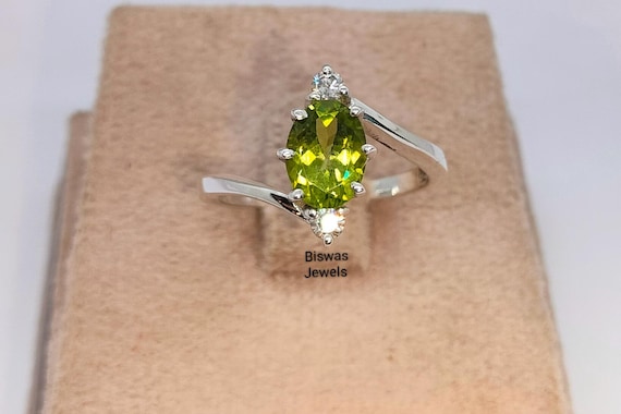 2 CT Oval Peridot Green 925 Sterling Silver Ring – Glamorous Style, Sizes 5-10