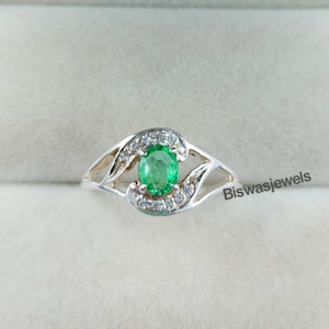 Natural Emerald Ring, 925 Sterling Silver, Oval Cut Emerald Ring, Anniversary Gift For her/Promise Ring, May Birthstone, Emerald Jewelry
