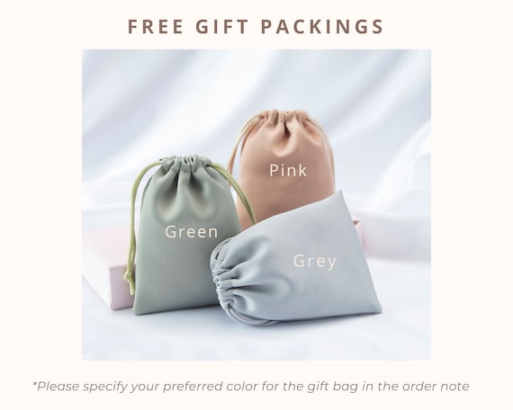 TINGN Iniziale portagioie per ragazze e donne, regalo personalizzato per donne, piccolo portagioie con nome, fiore da viaggio, con specchio, regalo per compleanni, Natale, festa della mamma