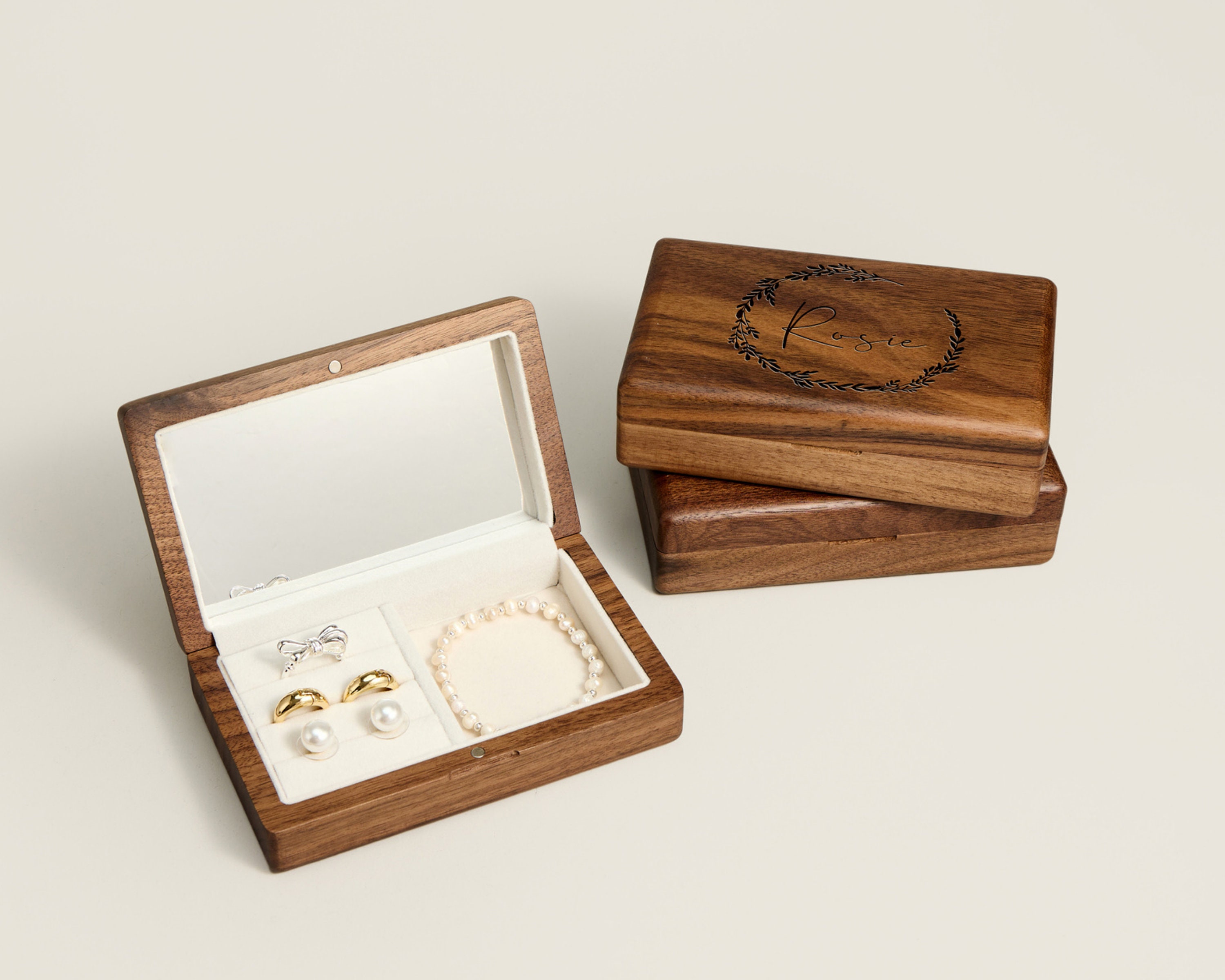 Personalized Wooden Jewelry Box with Birth Flower,Portable Travel Case Jewelry Ring Box, Bracelets Gift box, Gift for Mum, Gift for her