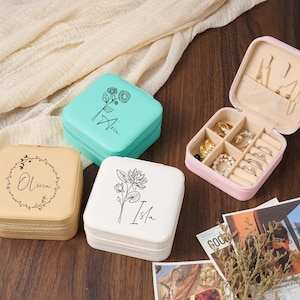 Luxe gepersonaliseerde sieradendoos voor haar, gegraveerde geboortebloem met naam voor bruidsmeisje, op maat gemaakte sieradenorganizer voor haar