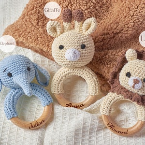 Gehäkelte Spielzeugrassel für Babys, personalisiertes Babyparty-Geschenk, Rasselring aus Holz für Neugeborene, Geschenk für Neugeborene, Geschenk für Neffe und Nichte Bild 3