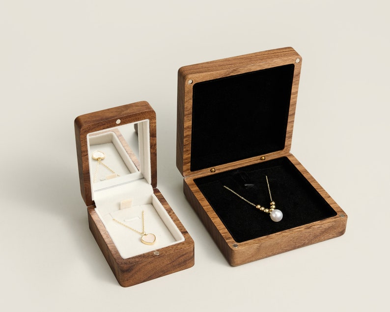 Personalisierte Halskette Box für Sie, Jubiläumsgeschenk für Ihn, gravierte Holz Halskette Box mit Namen, luxuriöse Schmuckschatulle für Geschenk Bild 2