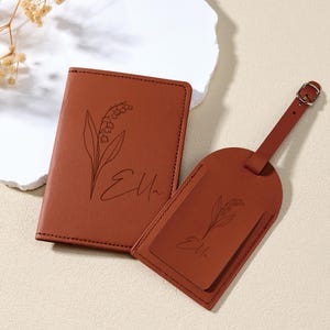 Paspoortetui met monogram en bagagelabel set voor haar, gepersonaliseerde reisportemonnee voor bruidsmeisjes, ideaal verjaardagscadeau voor hem