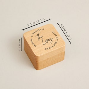 Caja de anillo de madera con nombre personalizado, caja de anillo de compromiso personalizada, caja de anillo de boda, regalo de aniversario, caja de anillo grabada imagen 4