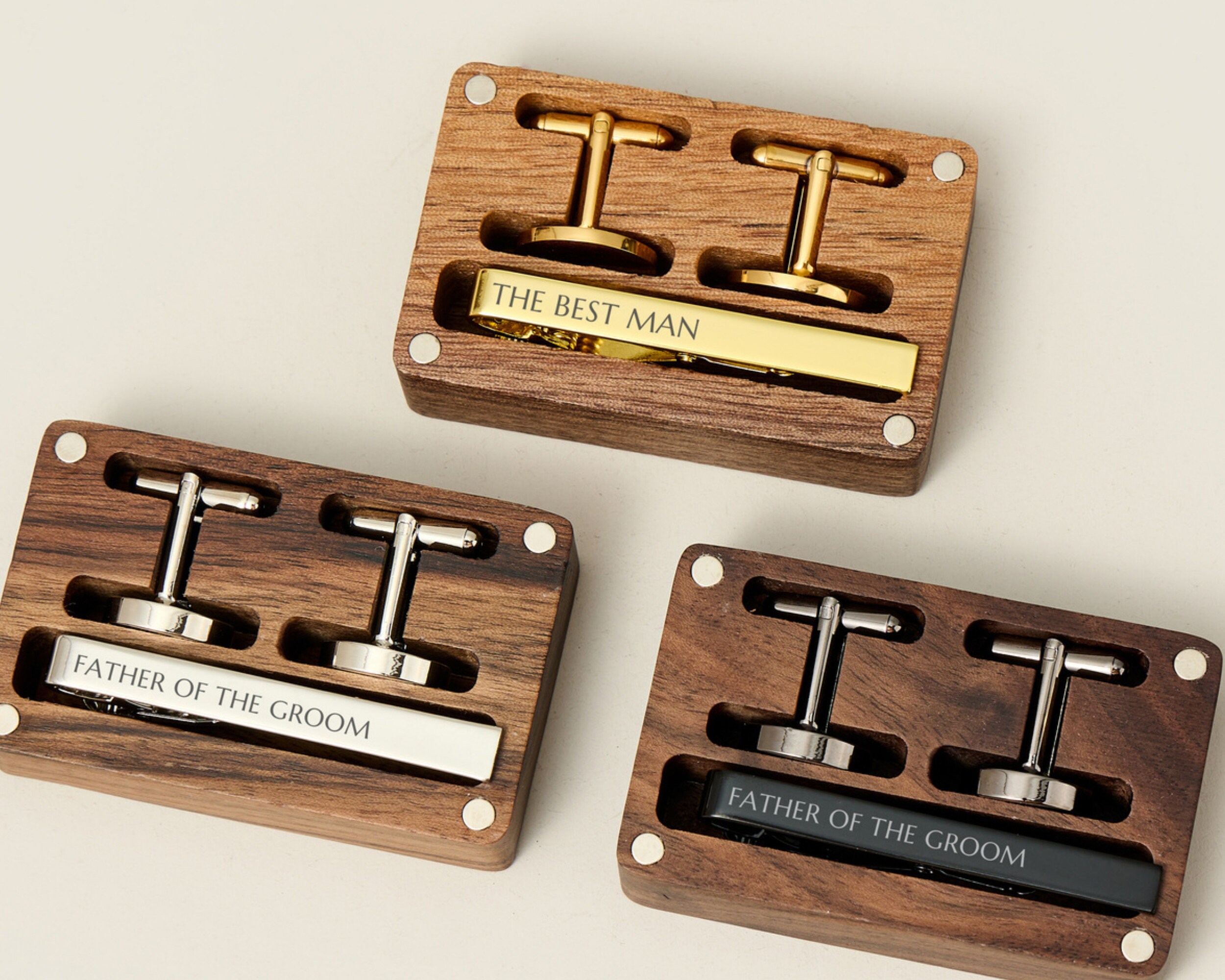 Gemelli personalizzati e set fermacravatta con scatola di legno, regalo di nozze, gemelli per anniversario, regali per lo sposo, posto speciale, addio al celibato, design personalizzato - Italia