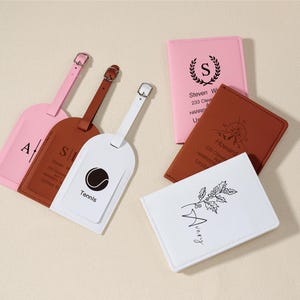 Etiqueta de bagagem de couro personalizada para viajantes, flor de mês de nascimento personalizada na etiqueta de carteira de passaporte para presente de dia das mães, presente personalizado