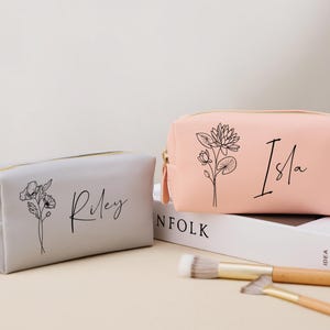 Personalised Travel Makeup Bag For Her,Custom Toiletry Bag With Name,Personalized Gift For Her, Customize Cosmetic Bag For Bridal Party Gift