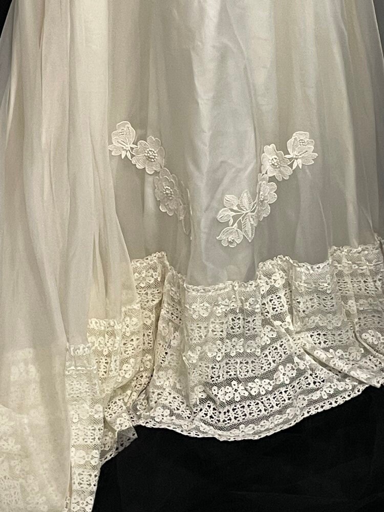 1970s Bishop Sleeve Wedding Gown With Queen Anne Neckline and Train S M - Etsy