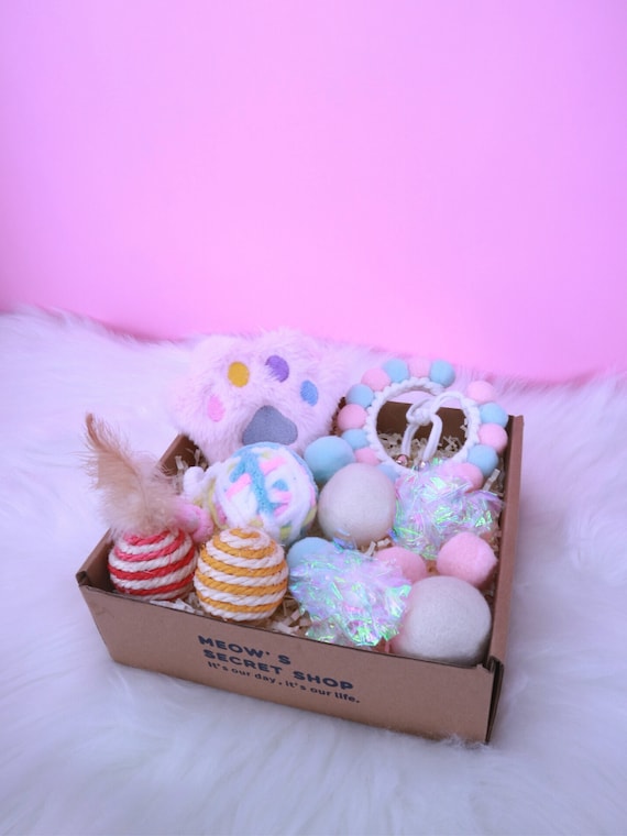 Assorted Colorful Cat Ball Toy Set, Sisal and Feather Dental Chase Ball, Crincke ball , Wool Ball, Pom Pom Ball, Pet Lover Gift, Kicker Toy