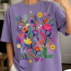 Wildflower Tshirt, Wild Flowers Shirt, Floral Tshirt, Flower Shirt, Gift for Women, Ladies Shirts, Best Friend Gift Shirt,Nature Lover Shirt