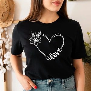 Custom Text Heart Line Shirt, Double Heart Shirt, Your Name Heart Line Shirt, Custom Grandma Shirt, Personalized Mom Shirt, Customized Heart