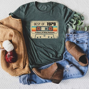 44th Birthday Shirt For Men - Classic 1981 Retro Design Personalized Gift Idea - View #2