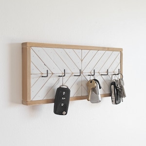 Porte clés mural en bois massif blanc, rustique moderne, minimaliste, wabi-sabi, rangement mural crochets pour clés, bijoux ou sac à main