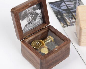 Personalized music box with images and sculptures you designed for your mother, for women, for boyfriends, for children
