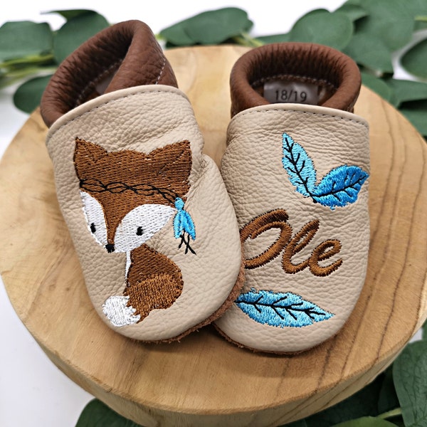 Bio Krabbelschuhe mit Namen für Baby und Kinder (Öko Lederpuschen) - personalisierte Lauflernschuhe mit Name