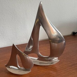 Vintage modernistiska kromade segelbåtsskulpturer (set om 2)