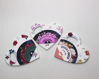 Aangepaste bruiloft flesopenermagneet, retro vinylplatenthema, gepersonaliseerde magneet, bewaar deze datum