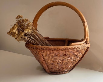 Vintage Rattan & Wicker Basket Gathering Basket Herringbone Pattern,  MCM Bamboo Wooden Handled Woven Basket, Boho Unique Vintage Home Decor