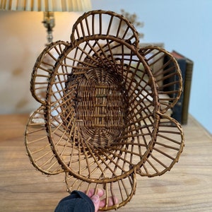 Boho Wicker Basket Wall, Unique Rattan Basket, Flower Shape Wicker Basket, MCM, Vintage Basket, Entryway Basket, Home Decor, Farmhouse
