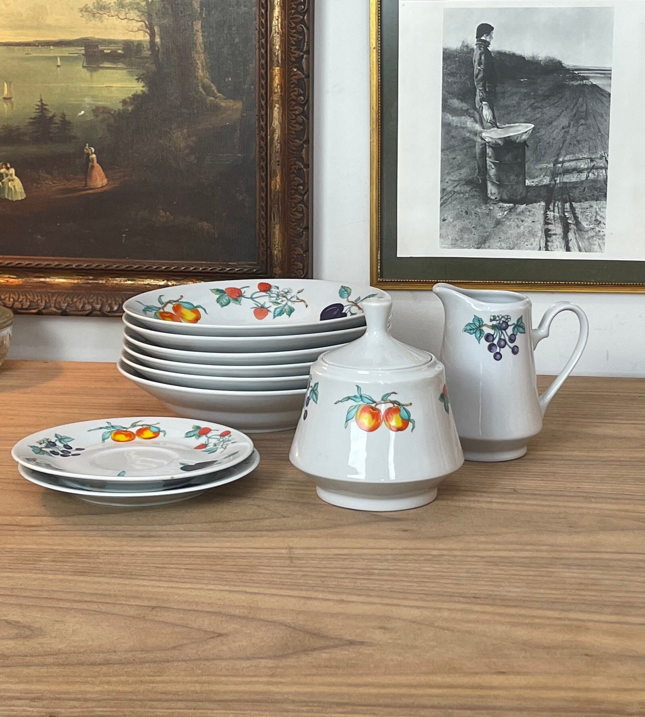 Dulcie by Tabletops Unlimited Dish Set, Large Fruit on Rim, TAU19 Fruit