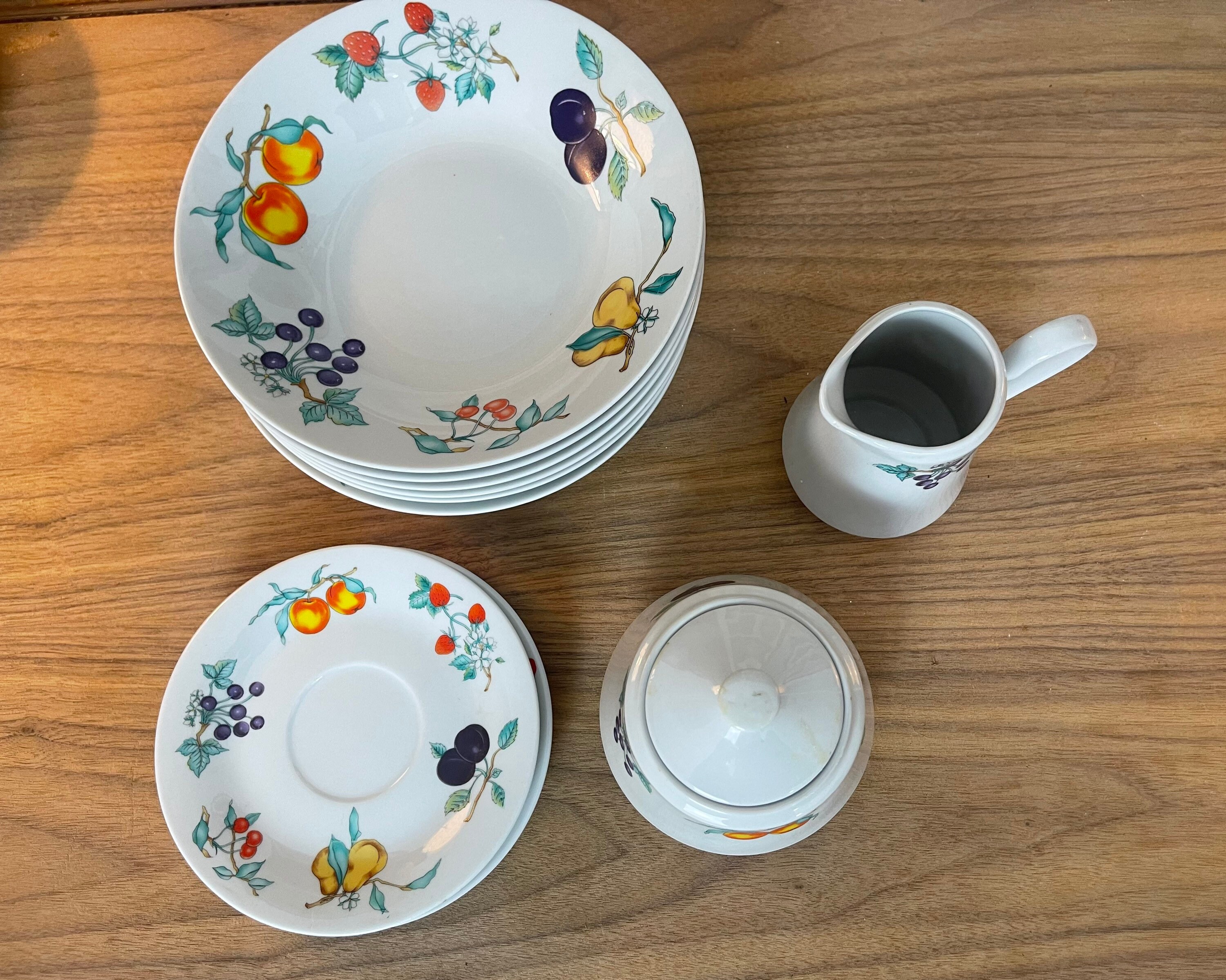 Dulcie by Tabletops Unlimited Dish Set, Large Fruit on Rim, TAU19 Fruit