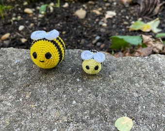 crocheted bumblebee keychain