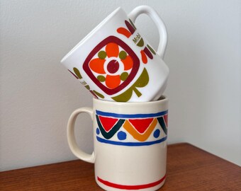 Ensemble de 6 mugs / tasses publicitaires en Arcopal vintage modèle Mo – La Roue du Passé