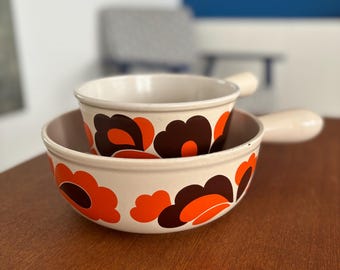 Caquelon à Fondue Le Creuset Vintage – Déco Fleurie Seventies – Occasion