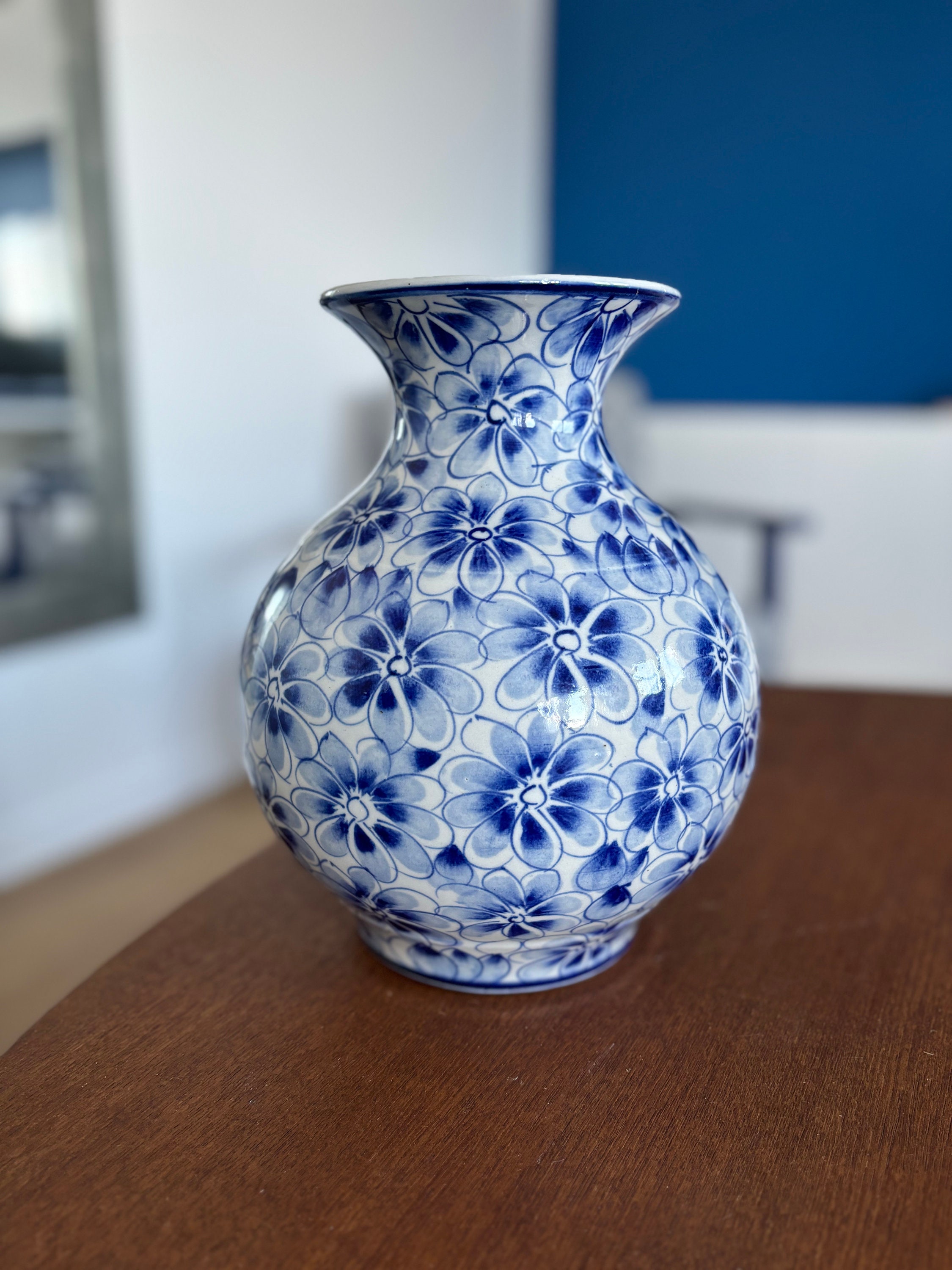 Vase blau weiß gestreift