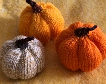 Set of 3 Mini Pumpkins - Hand-knitted Pumpkin Decorations (more in stock)