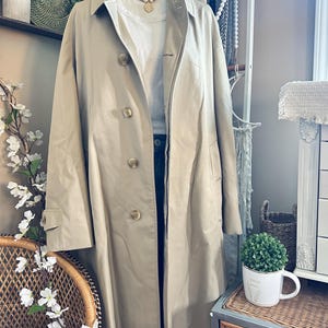 Men’s Vintage Burberrys for Harrods Classic Tan Nova Check Lined Trench Coat