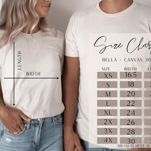 Puede incluir: Una tabla de tallas para camisetas Bella + Canvas 3001, con medidas en pulgadas. La tabla incluye tallas XS a 4X, con medidas correspondientes de ancho y largo. La imagen muestra la camiseta en dos personas.