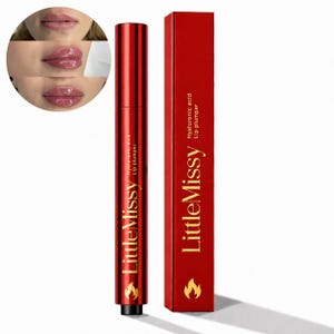Może przedstawiać: Czerwona tubka i pudełko do powiększania ust ze złotym napisem "LittleMissy". Na tubce i pudełku znajduje się również napis "Hyaluronic acid Lip plumper". Mały obrazek ust znajduje się w lewym górnym rogu.