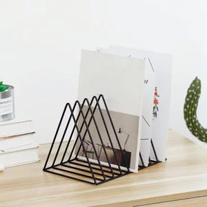Wire CD & Record Storage Rack – Triangle Metal Magazine Stand for Vinyl, Books and Desktop Organization, Modern Minimalist Decor