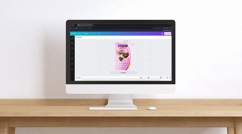 Może przedstawiać: Monitor komputera wyświetla projekt reklamy "Eyebrow". Projekt zawiera obrazy brwi, r&oacute;żową i fioletową kolorystykę oraz tekst. Monitor stoi na drewnianym biurku z białą ścianą w tle.