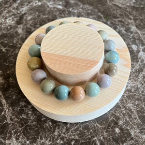 Alashan Agate Bracelet with pastel coloured, 100% natural, high quality, stretch bracelet, healing gemstone