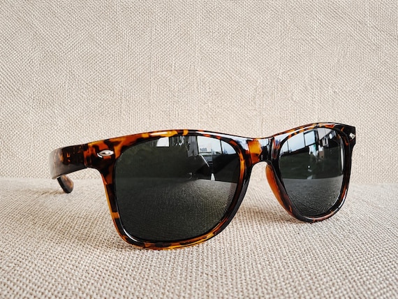 Retro Regtangle Classic Tortoiseshell or Black UV400 Glass Lens Sunglasses