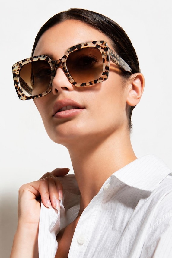 Oversized Tortoiseshell or Black Square Sunglasses | Chunky Fashion Shades | Black Brown Gradient Sunglasses | Women’s Trendy Eyewear SQ2